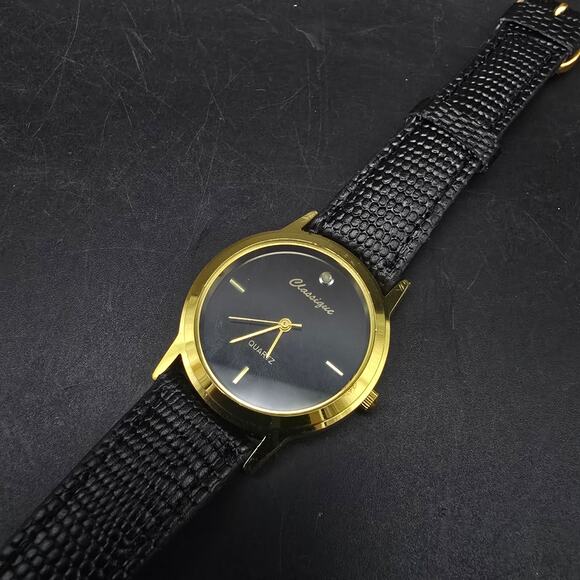 Classique Black Quartz Watch New In Box WORKS Working - Picture 7 of 13